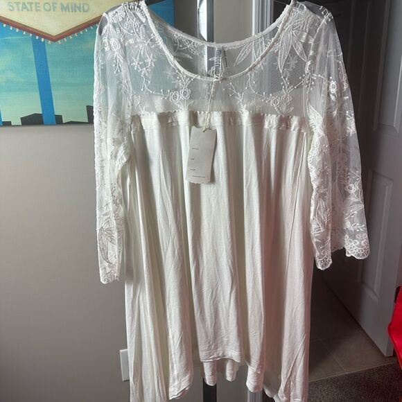 Lace  Detail Tunic‎ - Picture 6 of 13